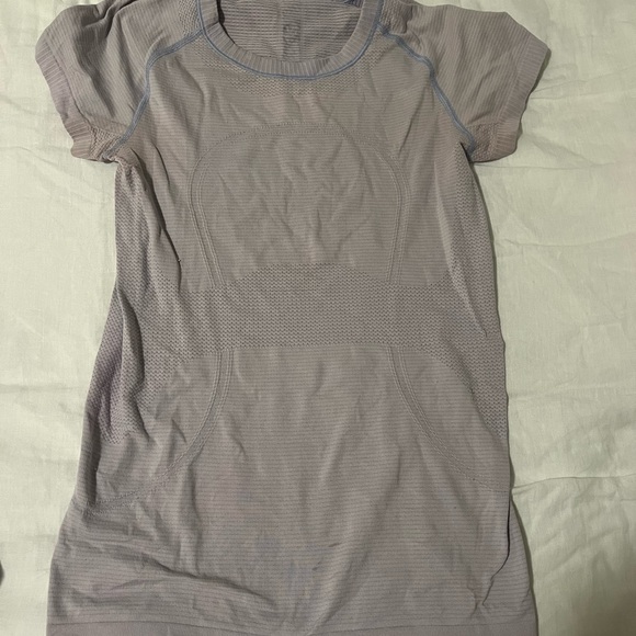 Light Purple Swiftly Tech top, Size 4, Lululemon - Picture 2 of 3